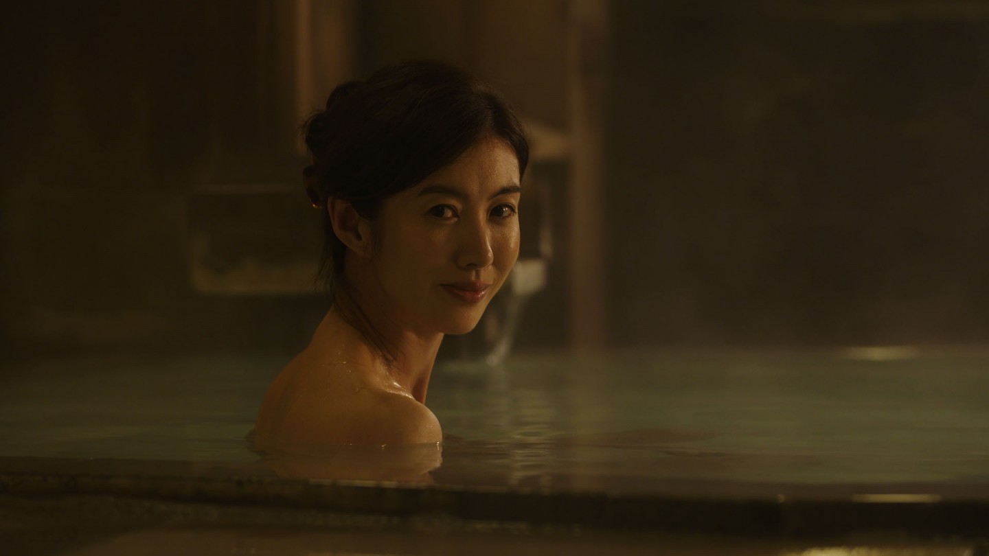 遠藤憲一が素性を隠して仲居に！？ドラマ「さすらい温泉♨遠藤憲一」12