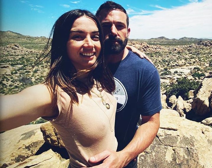 アナ デ アルマス 交際中のベン アフレックとの2ショット 自身の32歳のバースデーをお祝い 映画がもっと面白くなる映画情報サイト ムビッチ