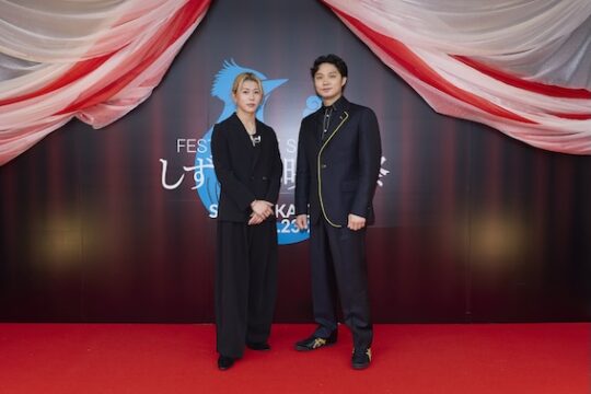 「髪型とか(笑)」に磯村勇斗が即ツッコミ!末澤誠也との軽快トークで会場沸かす